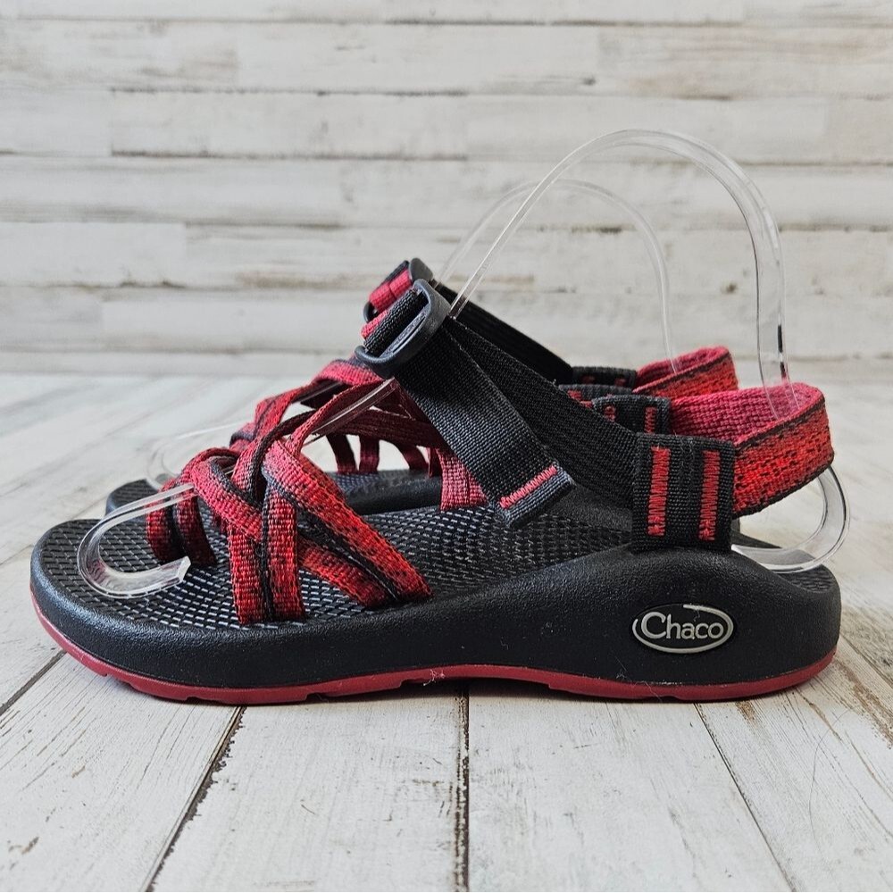 Chaco ZX/2 Red Strappy Toe Hold Outdoor Gorpcore Water Sandals Shoes 5